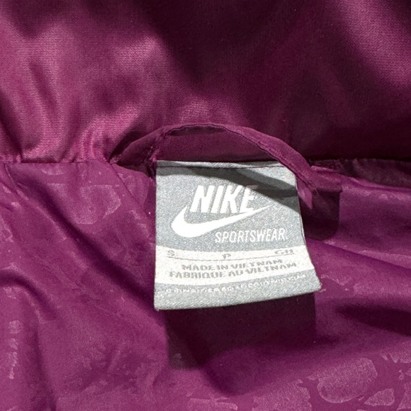 Pink Nike Puffer Jacket - Picture 4 of 4